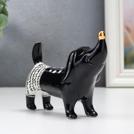 Souvenir Ceramics "Dachshund in shorts" Black 9.3x5.3x13.7 cm-1