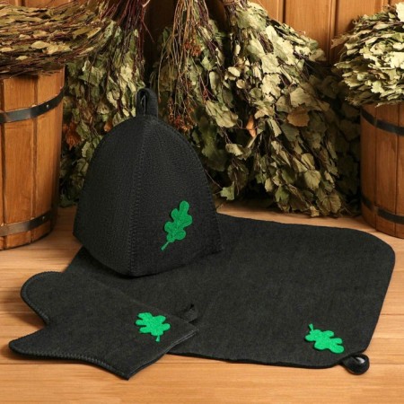Set for a bath with an applique "Oak sheet" hat, mitten, rug (in a bag)