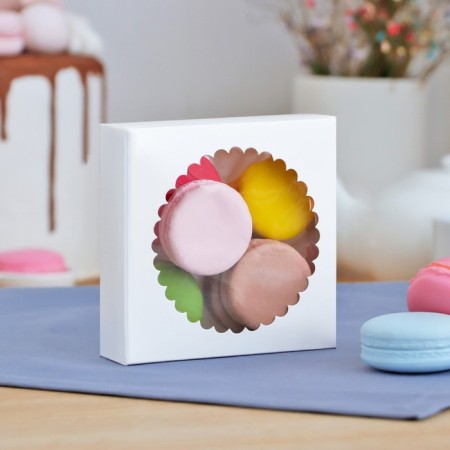 Gift box team with a window, white, 11.5 x 11.5 x 3 cm