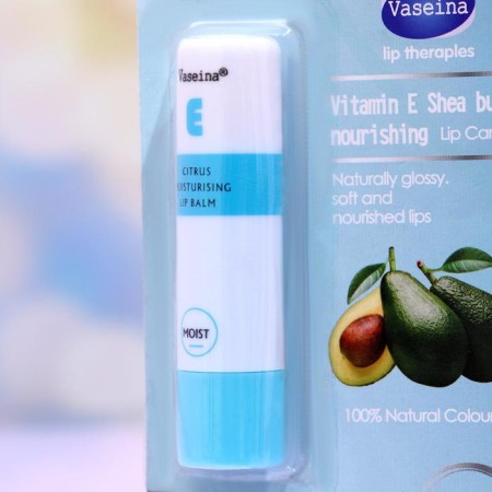 Vaselin for lips with avocado-1