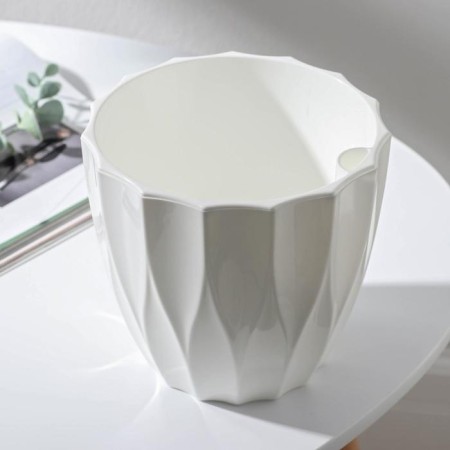 Kashpo for flowers with an insert "flute", 3 l, white color-1