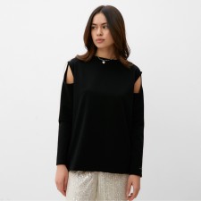 Jumper (longshit) with open shoulders of the river. 46 black