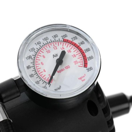 Car compressor 15 l/min, wire 2.6 m, hose 45 cm, 3 adapters-3