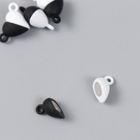Magnetic metal lock "heart" black and white 2 pcs 1.2x1.2 cm-1