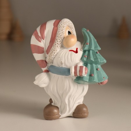 Souvenir Polystone "New Year's dwarf with a Christmas tree, which spent on one eye" 8x6x10.5 cm-1