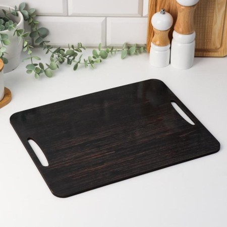 Cutting board is the "gray wood" 36x28 cm
