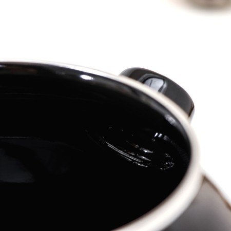 A kettle with a whistle "Carmen", 3 l, a fixed handle, induction, black-red color-2