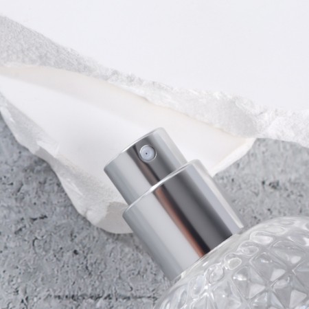 A bottle of storage with a spray of 30ml 9*4.8*2.5 cm glass/plastic transparent serp-2
