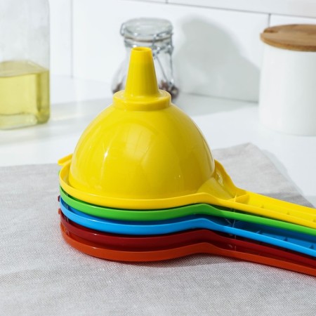 Funnel, d = 11 cm, length with a handle 22 cm, color mix-2