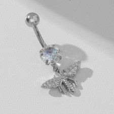 Piercing in the navel 