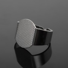The base for the ring adjustable with a platform is 15.3 x 12 mm, the color of the steel