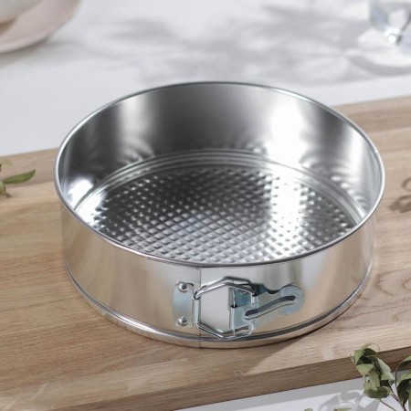 The uniform for baking is the valve "Circle. Fabian ", D = 23 cm-4