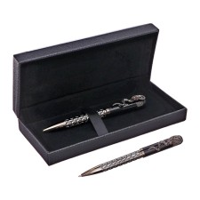 Handle Gift ball in the leatherette case is a rotary snake of the bronze housing