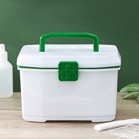 A first -aid kit with a removable compartment, 21 × 15 × 13.3 cm, color mix