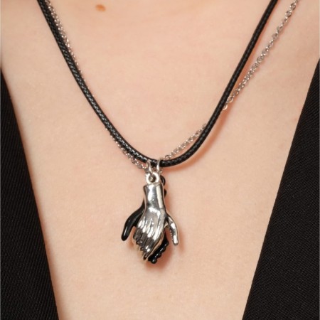 Kulons "Uzolnutinok" on the magnet, handshake, black-silver color, 52 cm-1