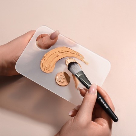 Palette for mixing cosmetics, 10 × 15 cm, with a hole, the color is a transparent matte-1