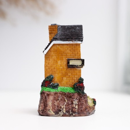 Figure "Rural House" 6x3x7cm, mix-3