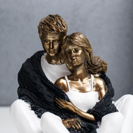 Polystone souvenir "in love with white clothes, tenderness and hug" 12x10.5x12 cm-4