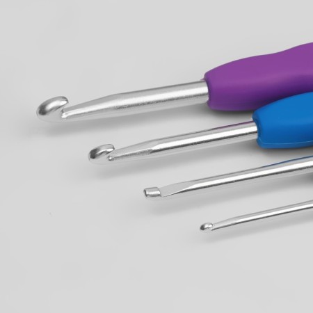 A set of hooks for knitting, d = 2-5 mm, 14 cm, 4 pcs, color colorful color-1