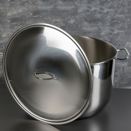 The pan is whole, metal cover, 45 liters-1