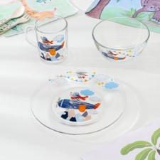 A set of glass children's dishes 