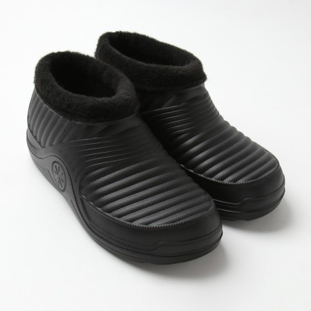 Galos are insulated, size 43, black color
