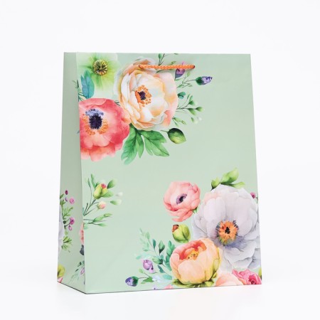 Gift package "Flowers on greenery", 26 x 32 x 12 cm
