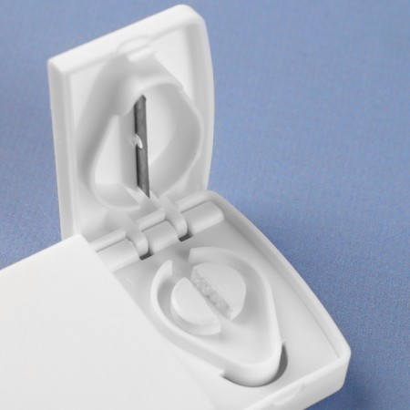 A tabletire with a divider, 2 sections, 9.5 × 5 × 1.5 cm, white/yellow/purple color-4