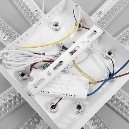 The chandelier is LED DIM. Losanga du 3 dir. 82W white 51x51x7.5cm Ritter-11