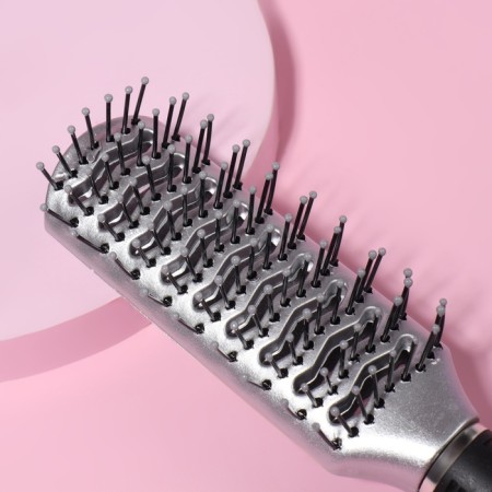 The comb is massage, ventilated, 5 × 23 cm, silver/black color-2