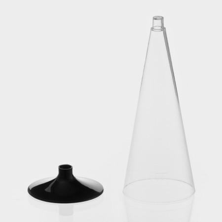 A single -single -plastic glass for champagne “cone”, 150 ml, with a black leg, the color is transparent-17