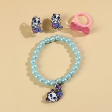 A set of jewelry 
