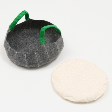 Lesse for animals from felt "Pumpkin" with a pillow-3
