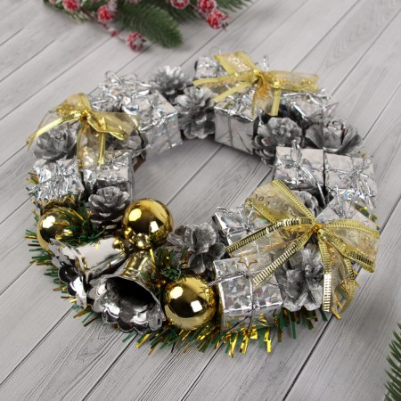 New Year's Wreath D-22 cm "Silver gifts and bells"-1