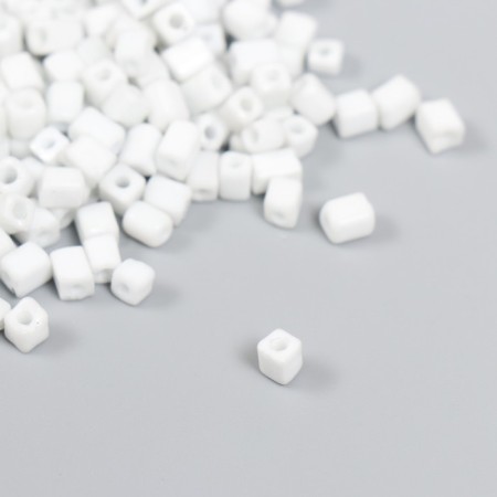 Cube glass 4x4 mm "Snow White" set 20 grams