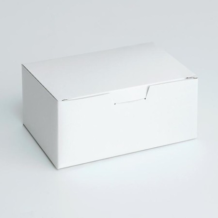 The box is folding, for chicken wings. Nuggetsov, 15 x 9.5 x 7 cm