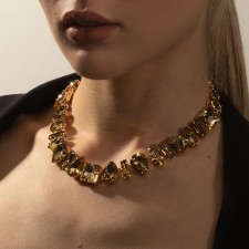 The necklace 