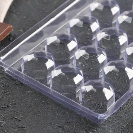Form for chocolate and sweets "Diamond", 18 cells, 22 × 11 cm, color transparent color-1
