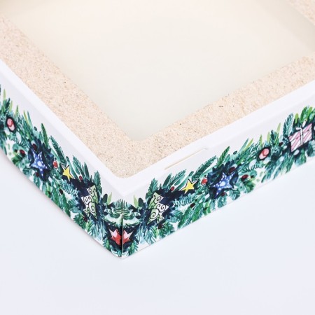 The folding box with the Girland window is 15 x 15 x 4 cm,-3