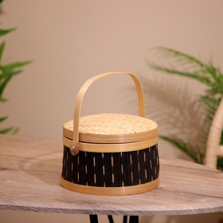 Wicker basket with a lid, from bamboo 20x20x23 cm