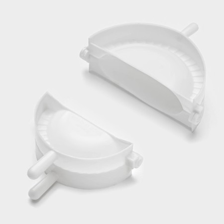 A set for modeling dumplings of the Dolyan, 3 objects, forms D = 7.5 and 10 cm, rolling pin mix-4