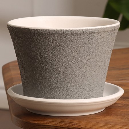 Flower pot "Trento" gray relief 0.8 l