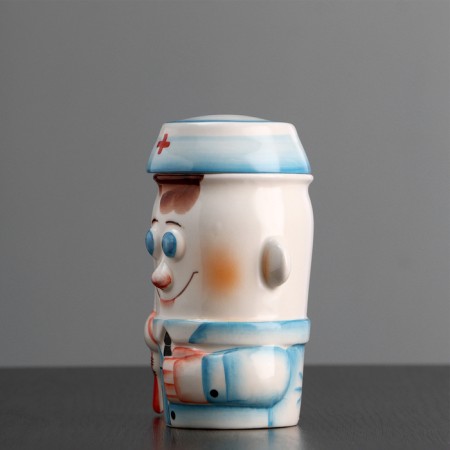 Gift mug "doctor with a hat" 0.6 l, in the box-1