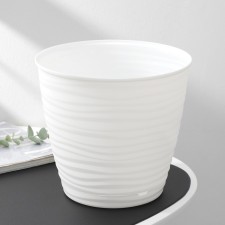 Pot for flowers with a Saffron pallet, 5.4 l, d = 22.4 cm, h = 20.5 cm, white color