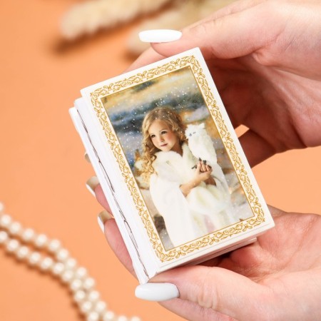 Casket "Girl with an owl", white, 6 × 9 cm, lacquer miniature-2