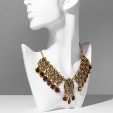 The necklace 