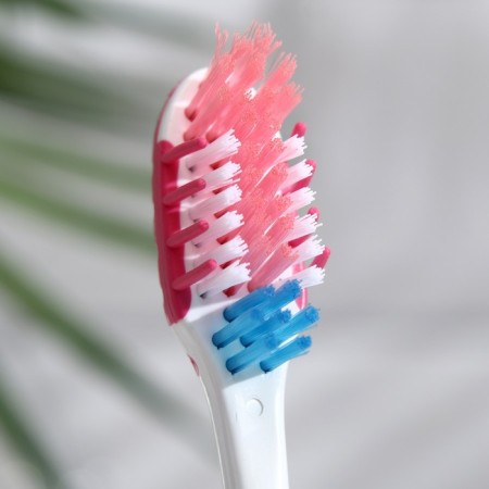 The toothbrush "split" of medium stiffness, blue, 2 pcs.-1