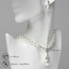 Set 2 objects: earrings, necklace 