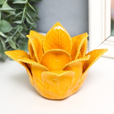 Ceramics candlestick on 1 candle "Rose leaves" D-4.2 cm yellow 13x13x9 cm-1