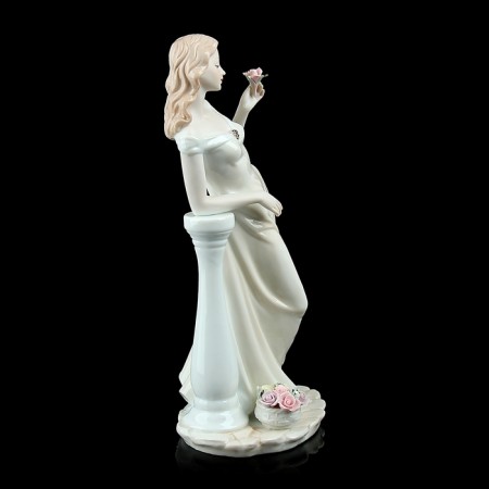 Souvenir Ceramics "Elizabeth" 14x10x30 cm-4